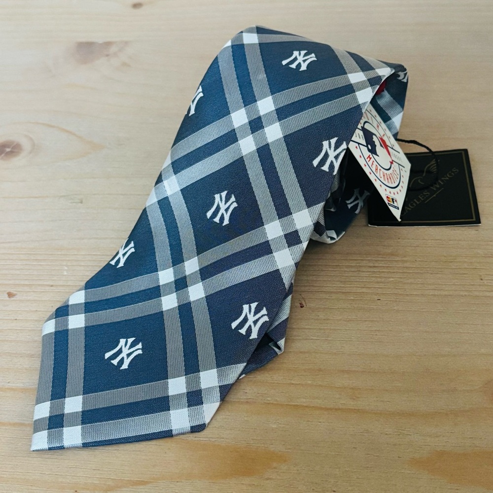 Genuine Merchandise MLB New York Yankees Navy‎ Gray Tie NWT
